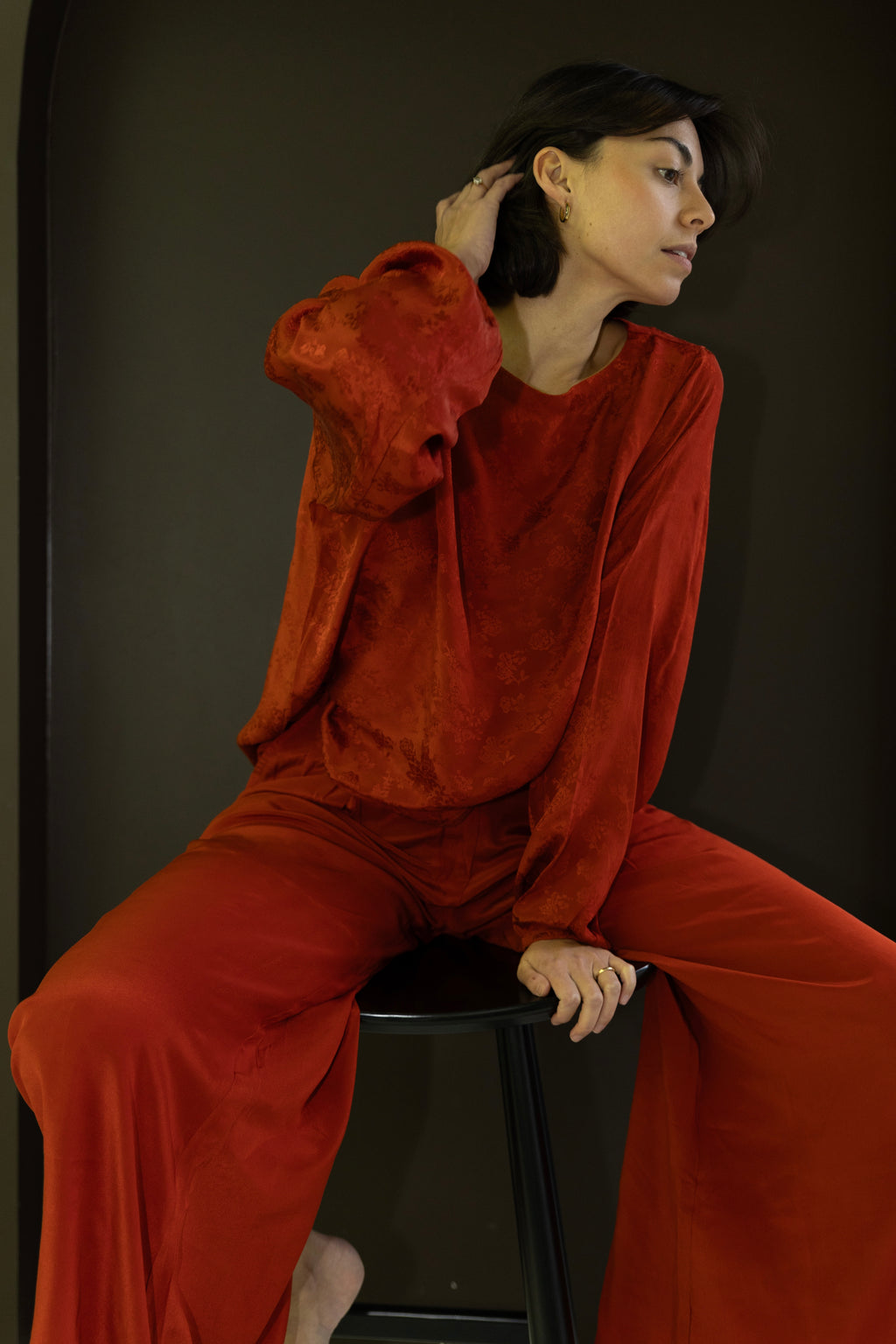 Ember set with relaxed balloon-sleeve top and high-waisted wide-leg pants