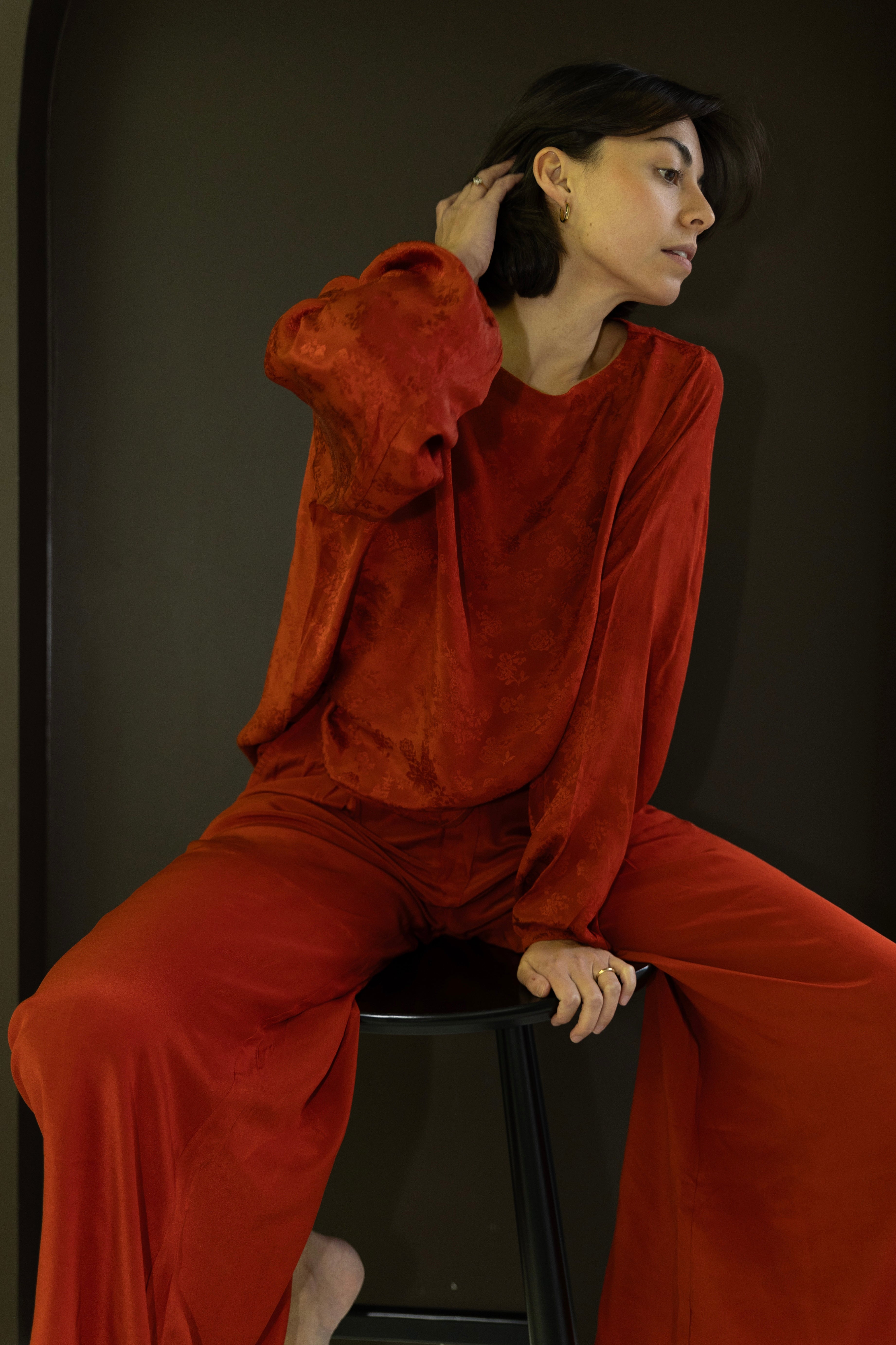 Ember set with relaxed balloon-sleeve top and high-waisted wide-leg pants